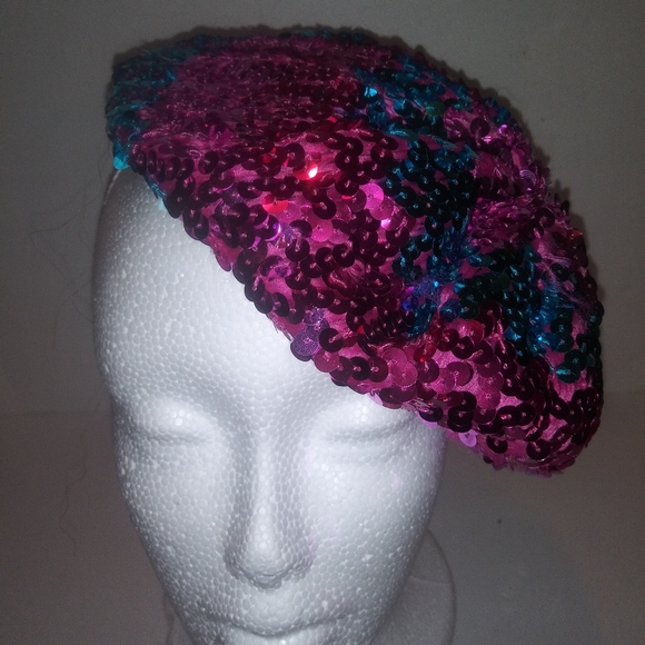 c Accessories - Bennie/tam